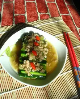 Minced pork and melon strips