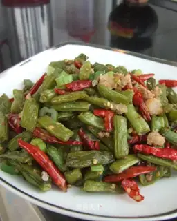 Dry stir-fried green beans