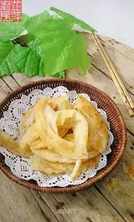 Hand-shredded cake