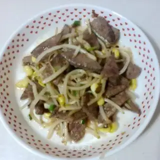stir-fried pork liver with bean sprouts