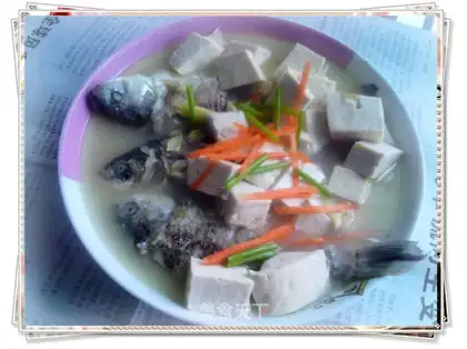 Crucian carp tofu soup