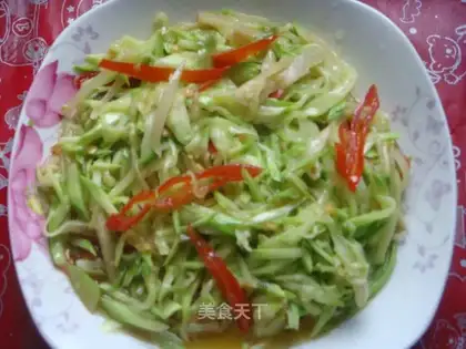 Zucchini with pickled pepper