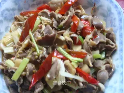Chicken gizzards with pickled pepper