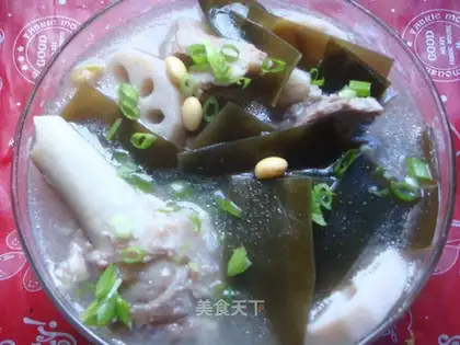 Lotus root and soybean stick bone soup