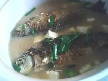 Crucian carp tofu soup