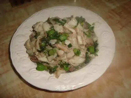 stir-fried beef and fruit strips