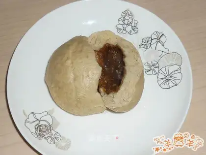 Bean paste steamed buns