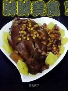 Maotai-flavored pork knuckle