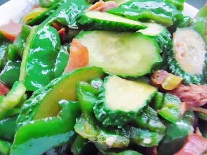 Pork, green pepper and cucumber