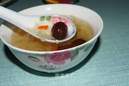 Tremella and red dates soup