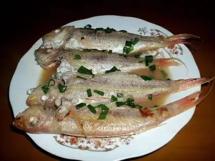 Pan-fried red fish