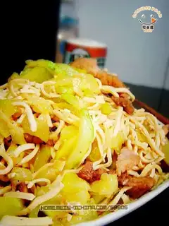 stir-fried pork loin with thousands of slices of shredded silk