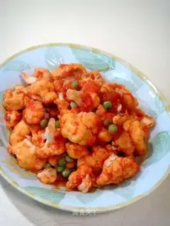 Braised cauliflower with tomato