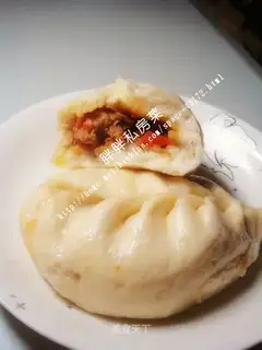 Mutton and carrot steamed buns