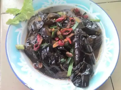 Roasted eggplant with shallot