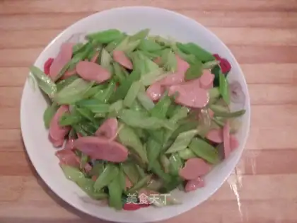 stir-fried ham sausage with celery