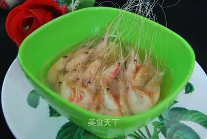Salt-water sea white shrimp