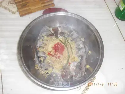Steamed crucian carp with spring bamboo shoots