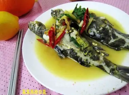 White roasted yellow duck cries