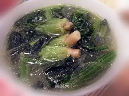 Spinach vermicelli soup