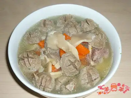 Mushroom beef ball soup