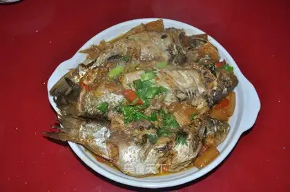 Home-cooked carp stewed