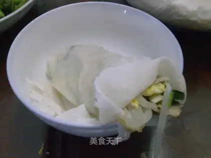 Bean sprouts and leeks cake