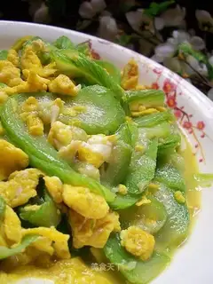 Scrambled eggs with loofah