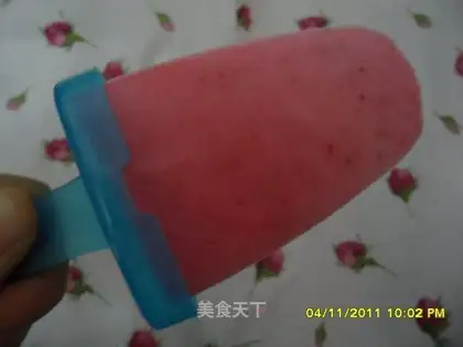 Strawberry yogurt ice cream