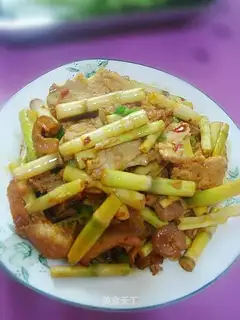 Roasted pork with wild bamboo shoots
