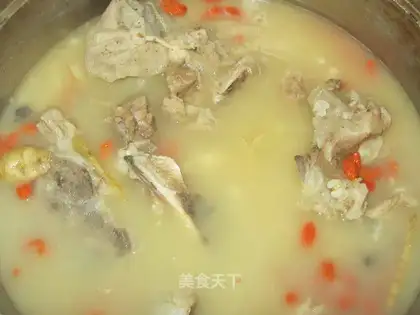 Coix rice, lily and pork bone soup