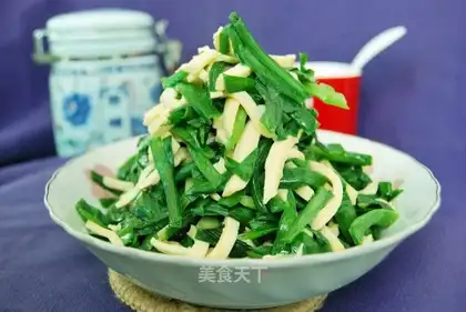 stir-fried leeks with fragrant dried meat