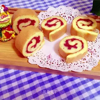 Strawberry rolls