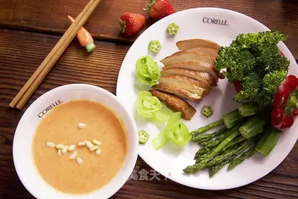 Rose-smoky chicken gravy