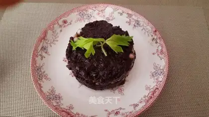 Black rice cake