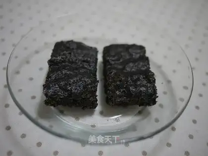 Black sesame cake