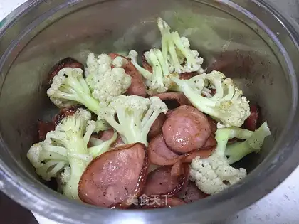 Pickle garlic sausage
