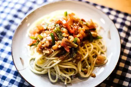 Tomato shrimp pasta