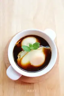 Red sugar and eggs