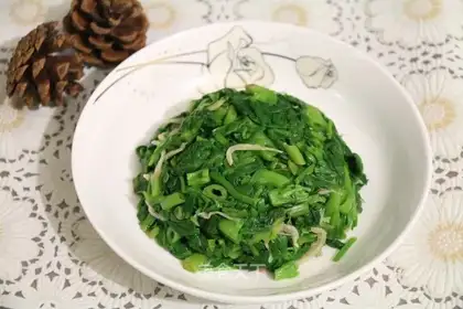 Spinach and silver fish