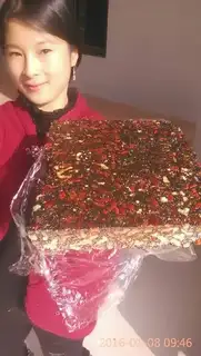 A simple handmade glue cake
