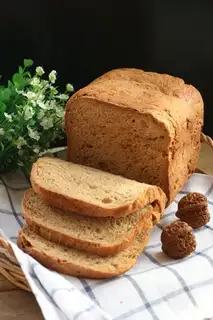Red sugar pecan bread