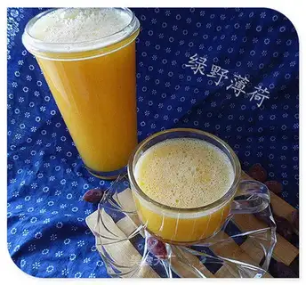 Fresh orange juice