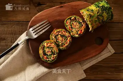 A spinach chicken omelet