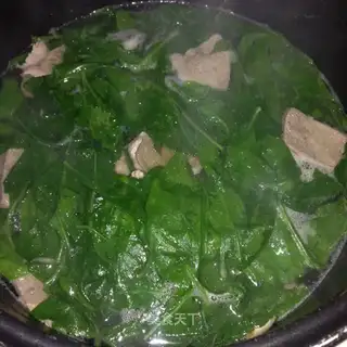 Skinned pork liver soup