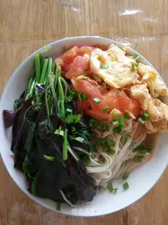 Tomato egg noodles