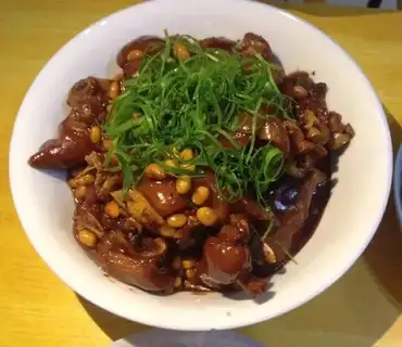 Red burning of pigs' feet