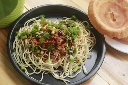 Wuhan's hot noodle
