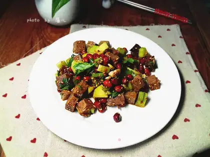 Beef and peanut rice