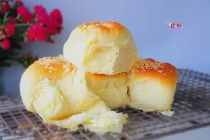 Coconut coconut buns